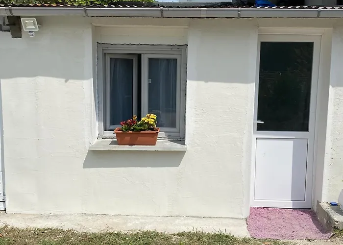 Studio Meublee 21M2 Les Abrets En Dauphine Avec Acces Autonome